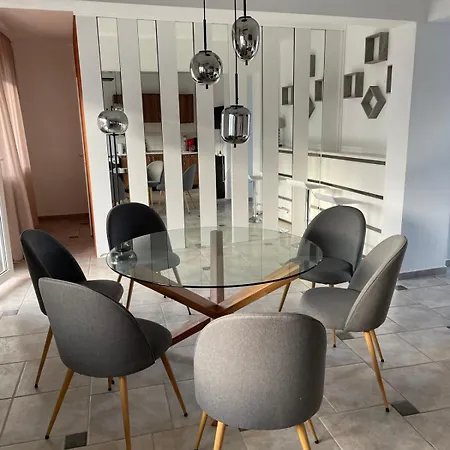 Xari Apartment *